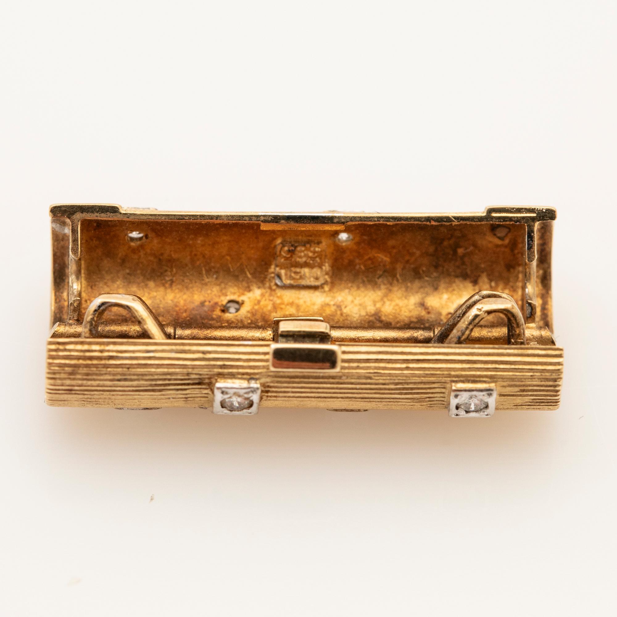 Ole Lynggaard, Pendant, 18K gold and diamonds.