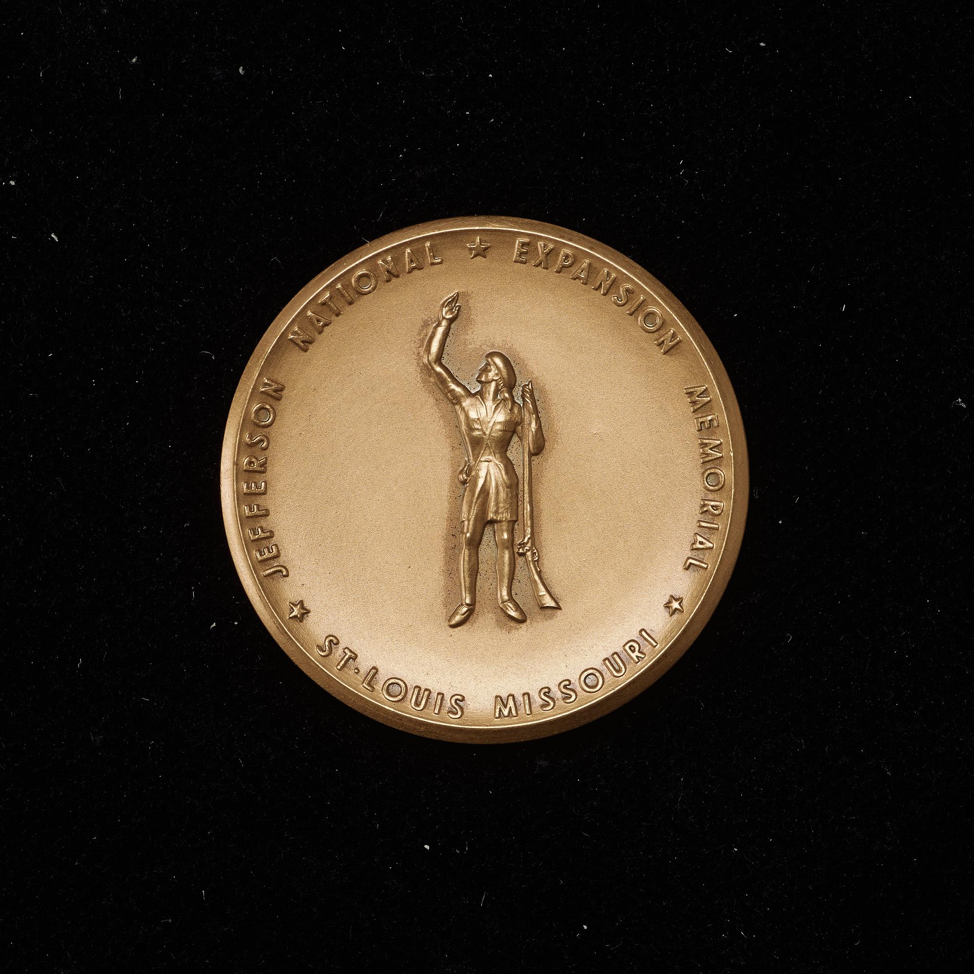 MEDALJER, 11 st. Samt diverse MYNT:.