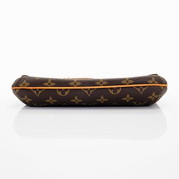 Louis Vuitton, a 'Musette Tango' bag.