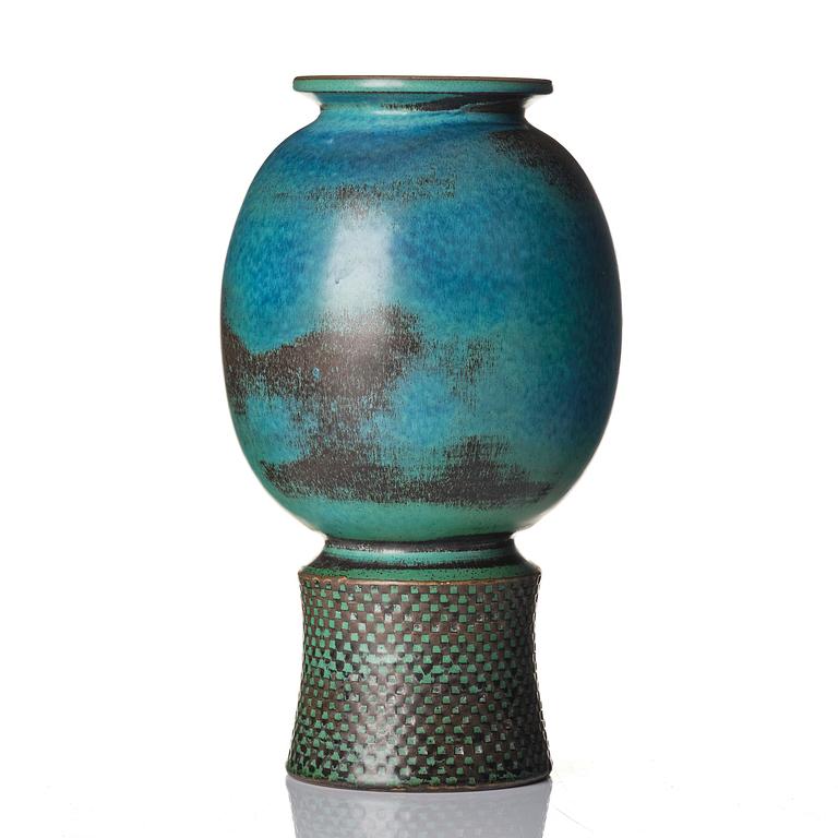 Stig Lindberg, a stoneware vase, Gustavsberg Studio, Sweden 1966.