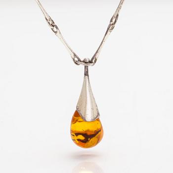 Poul Havgaard, A sterling silver and amber neckalce "Fearless". Lapponia.
