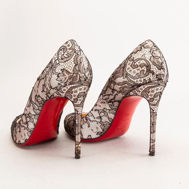 Christian Louboutin, pumps, spets, strl 41.