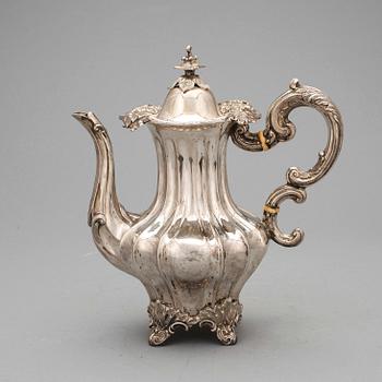 KANNA, silver, nyrokoko, Gustaf Möllenborg, Stockholm, 1856. Vikt ca 400 gram.