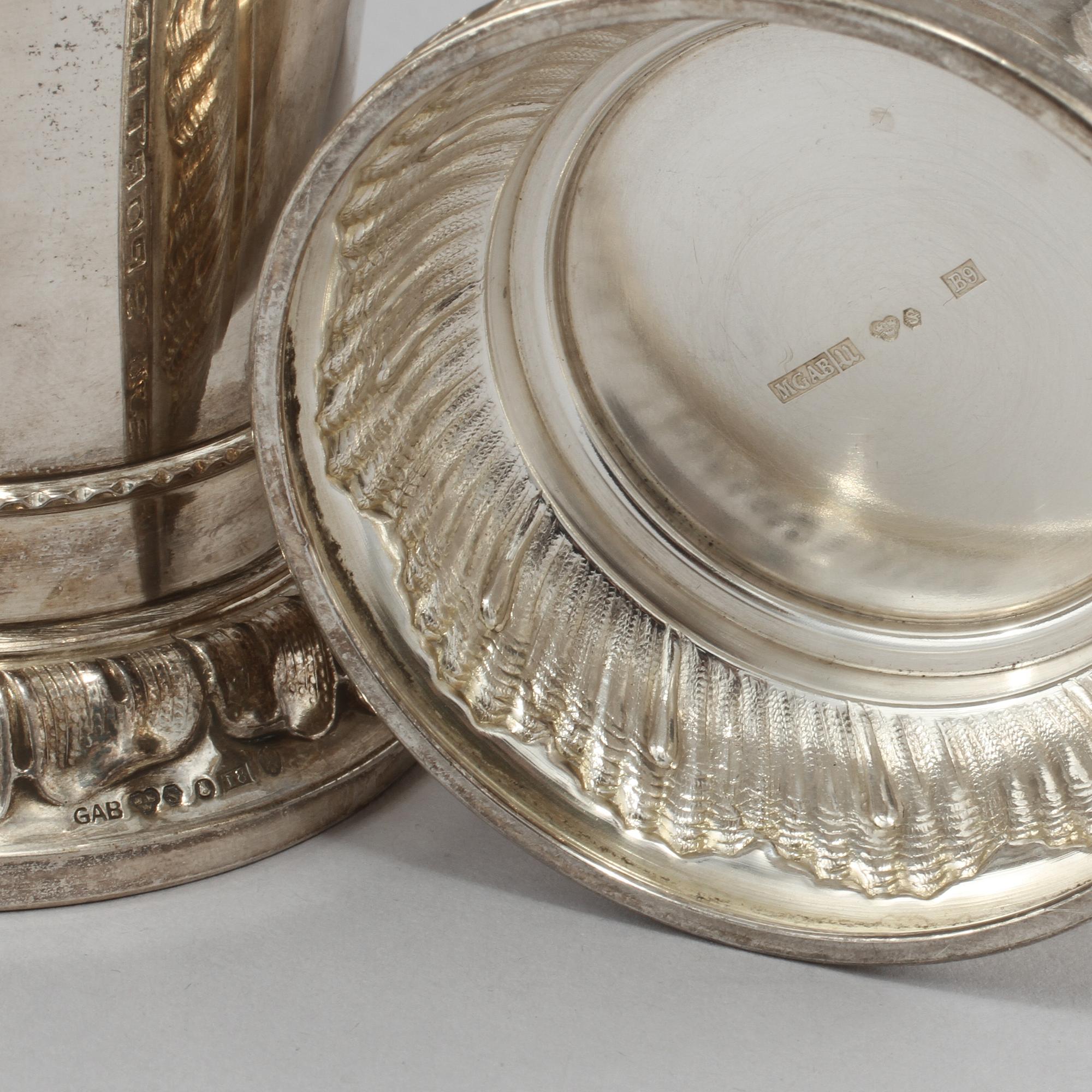 BÄGARE, 2 st, silver, GAB, Stockholm 1945 och Markströms Guldsmeds Ab, Uppsala 1952. Vikt 318 g.