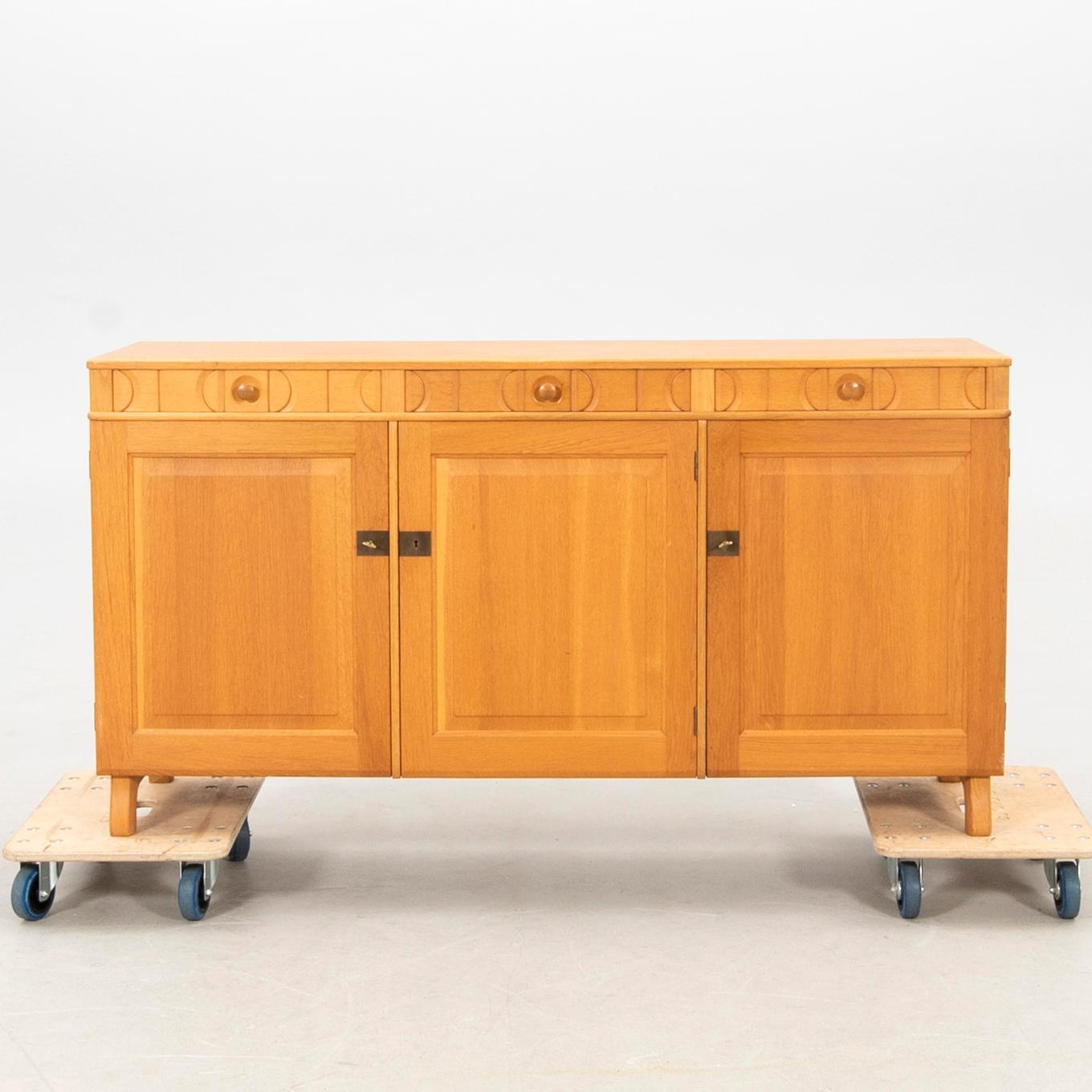 Carl Malmsten, sideboard "Calmare nyckel", 1900-talets andra hälft.