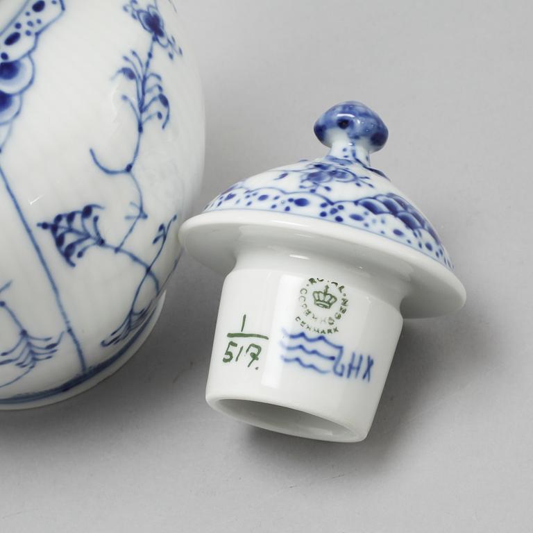 64 pieces of porcelain tableware from Royal Copenhagen, model "Musselmalet", 20th century.