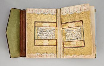 KORAN. Konstantinopel 1716. Höjd 15,5 x 11,5 cm.