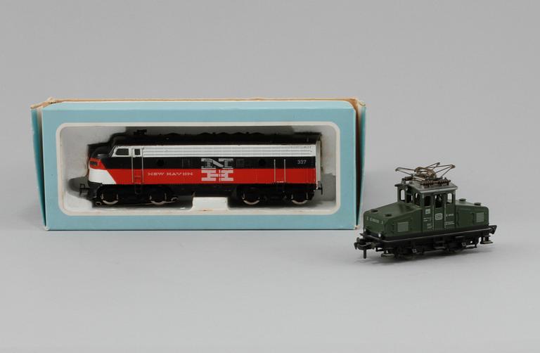 LEKSAKSTÅG, 2 st, Märklin och Fleischmann, 1900-tal.