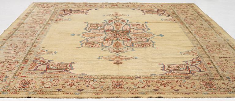 A Ziegler Mahal carpet, Sultanabad area, c. 360 x 300 cm.