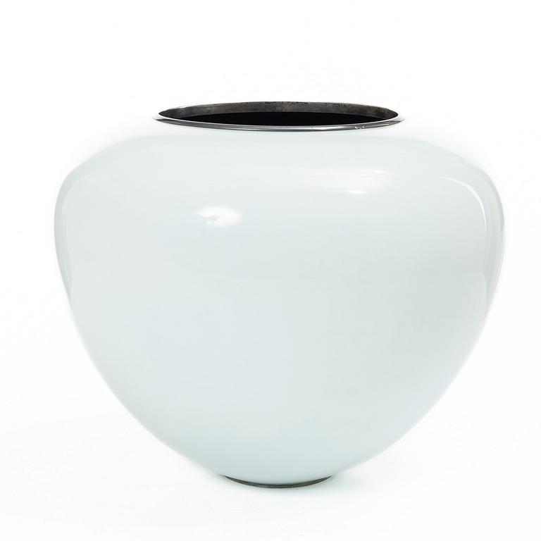 An emanel 'Shippo ware' vase, Ando Jubie studio mark, Japan, Meiji (1868-1912) or early Taishō (1912-1926).