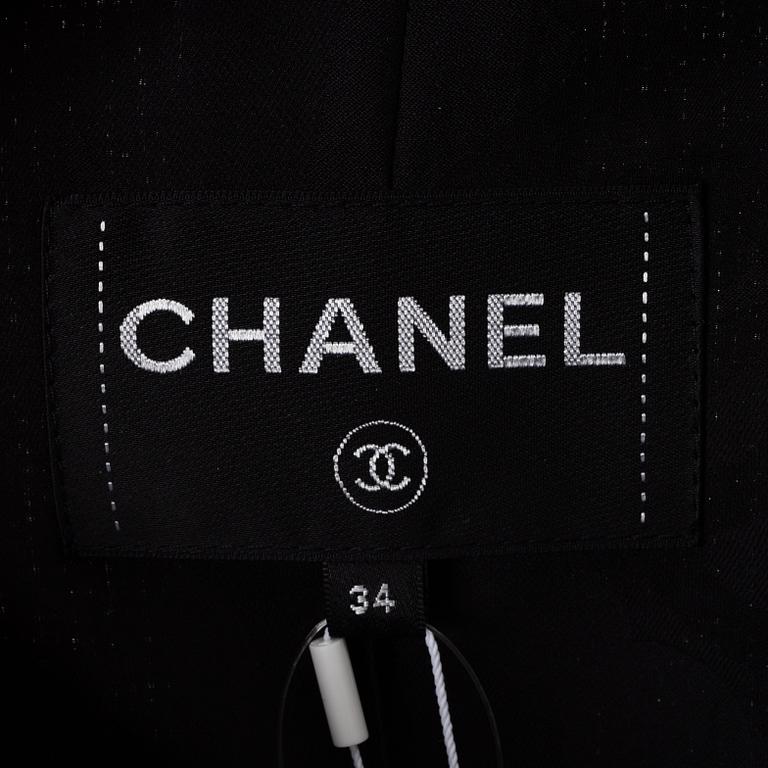 Chanel, a wool bouclé jacket, size 34.