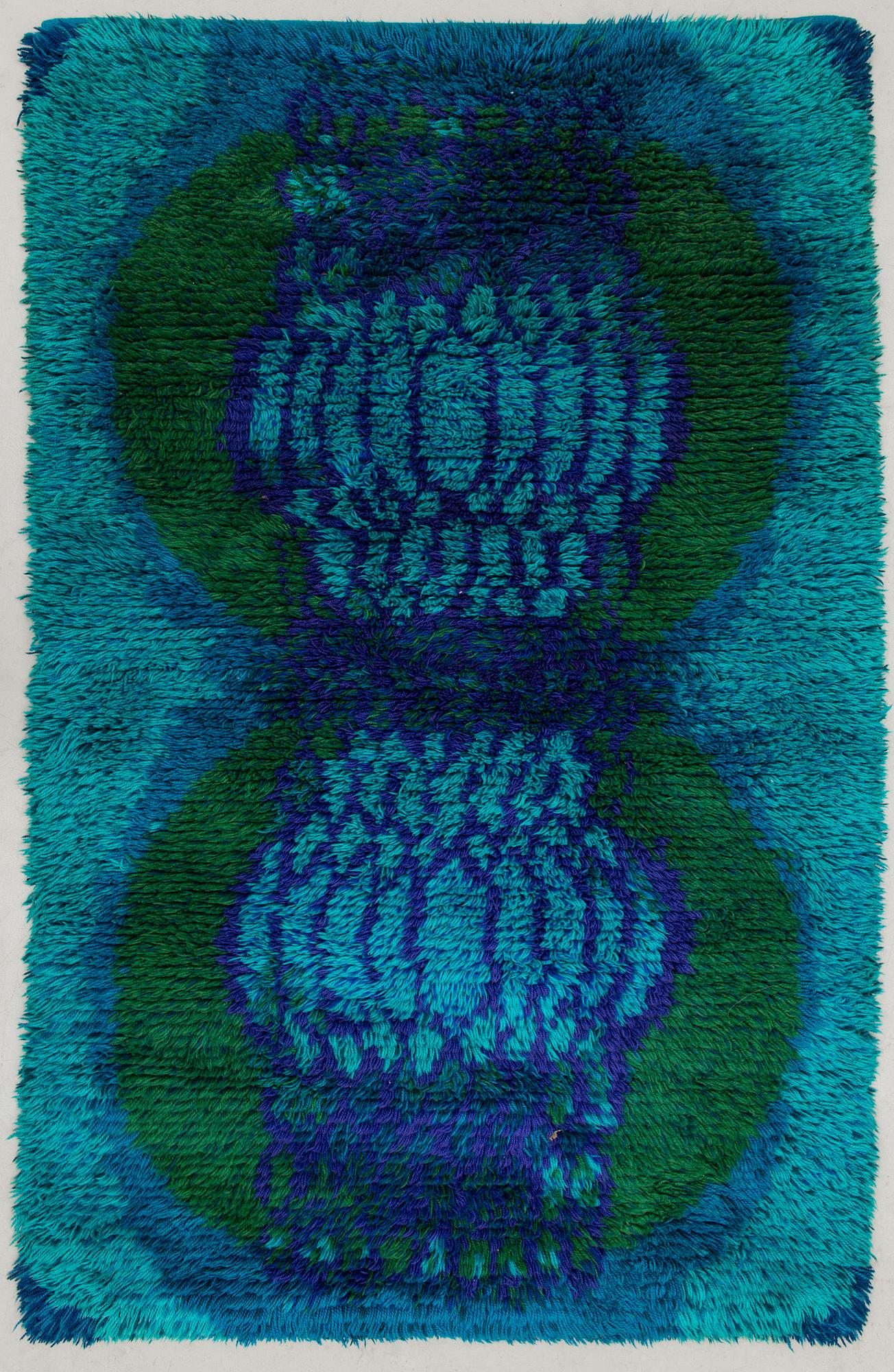 TERTTU TOMERO, RYA. Modellen formgiven 1966. Ca 166 x 100 cm.