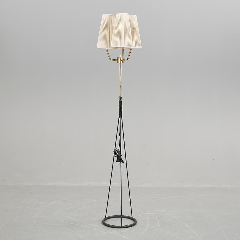 GOLVLAMPA, 1900-talets mitt.