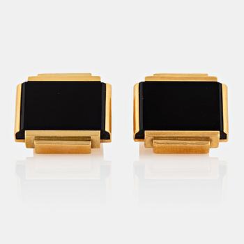 154. Wiwen Nilsson, a pair of 18K gold and onyx cuff-links, Lund, Sweden 1960.