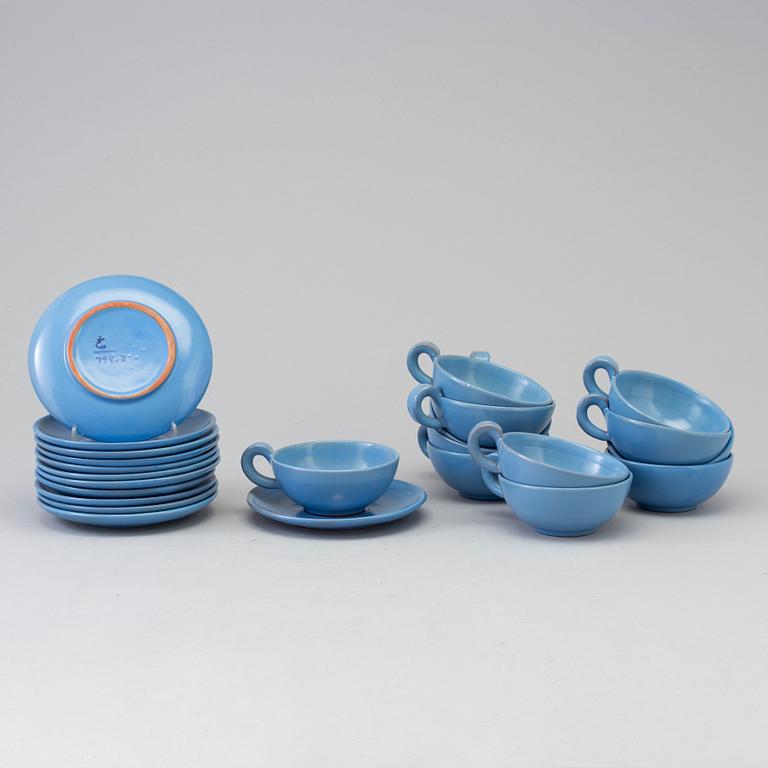 A set of 12 swedish tea cups and saucers. Ceramics. Gabrielverken, after 1925.