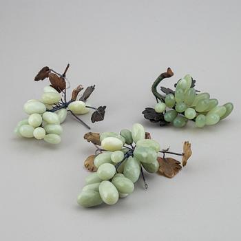 BORDSDEKORATIONER, fyra stycken, sten. Kina, 1900-tal.