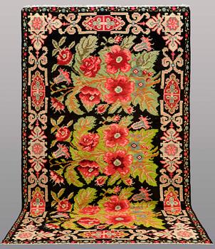A CARPET, Kilim Besarabian, ca 350 x 203 cm.