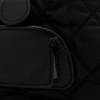 Chanel, laukku, "Paris-New York Duffle", 2005-2006.
