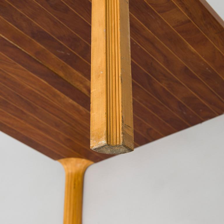 Alvar Aalto, soffbord, modell MX800B för Artek, 1960-tal.