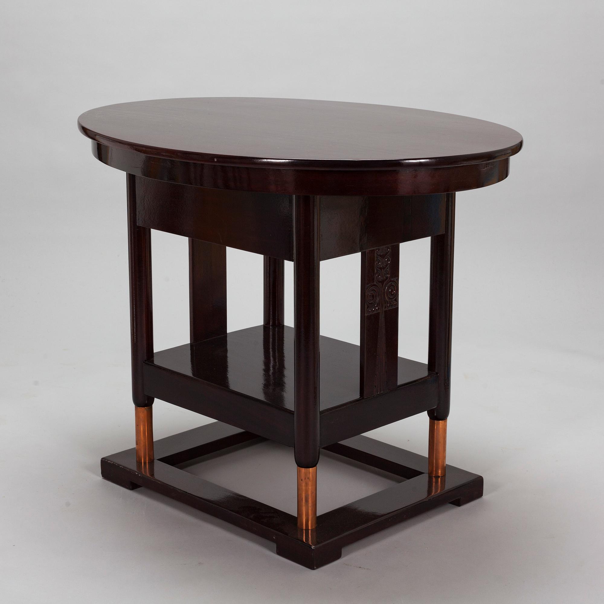 Bernhard Häkli, An oval table and two flower pedestals, Vihdin Puuseppäin Huonekaluliike 1911.