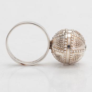 A set of silver "Halikko treasure" necklace, bracelet, ring and earrings. Kalevala Koru, Helsinki 1965-1972.