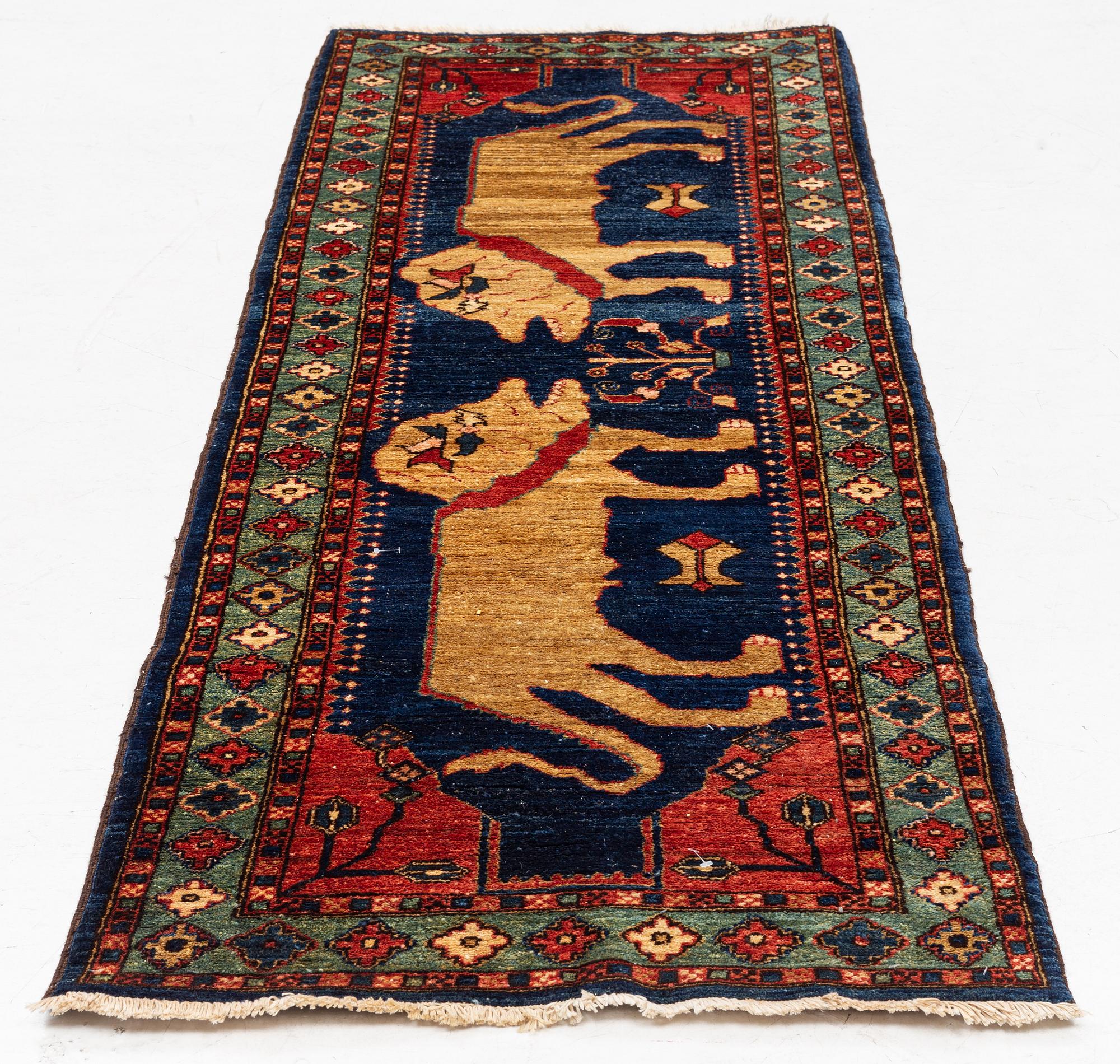 Gallerimatta, orientalisk, ca 240 x 80 cm.