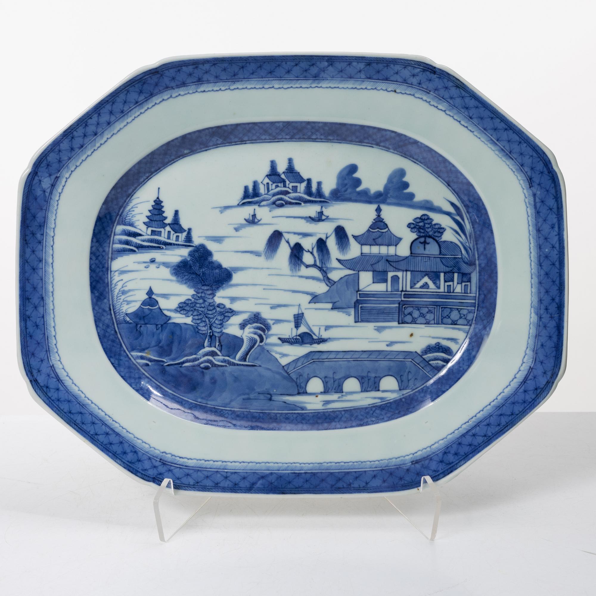 Terrin med lock och fat, kompaniporslin, Qingdynastin, 1800-tal.