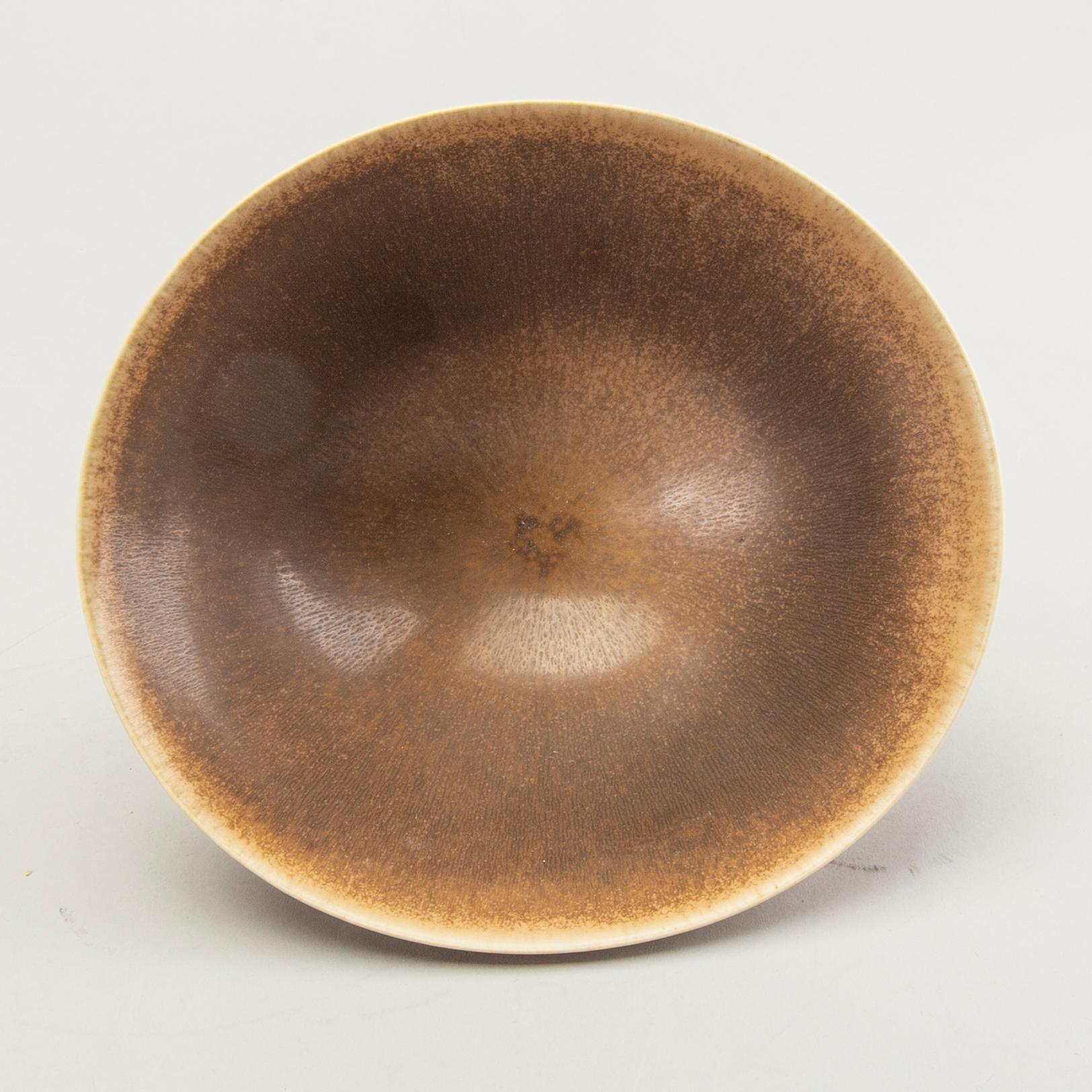 Berndt Friberg, skål, stengods, Gustavsbergs Studio, signerad och daterad 1949.