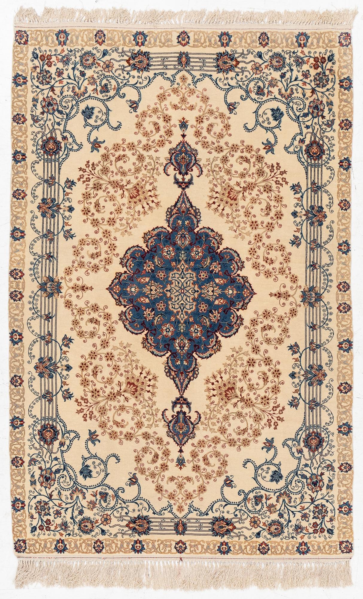 An Isfahan rug, c. 158 x 102 cm.