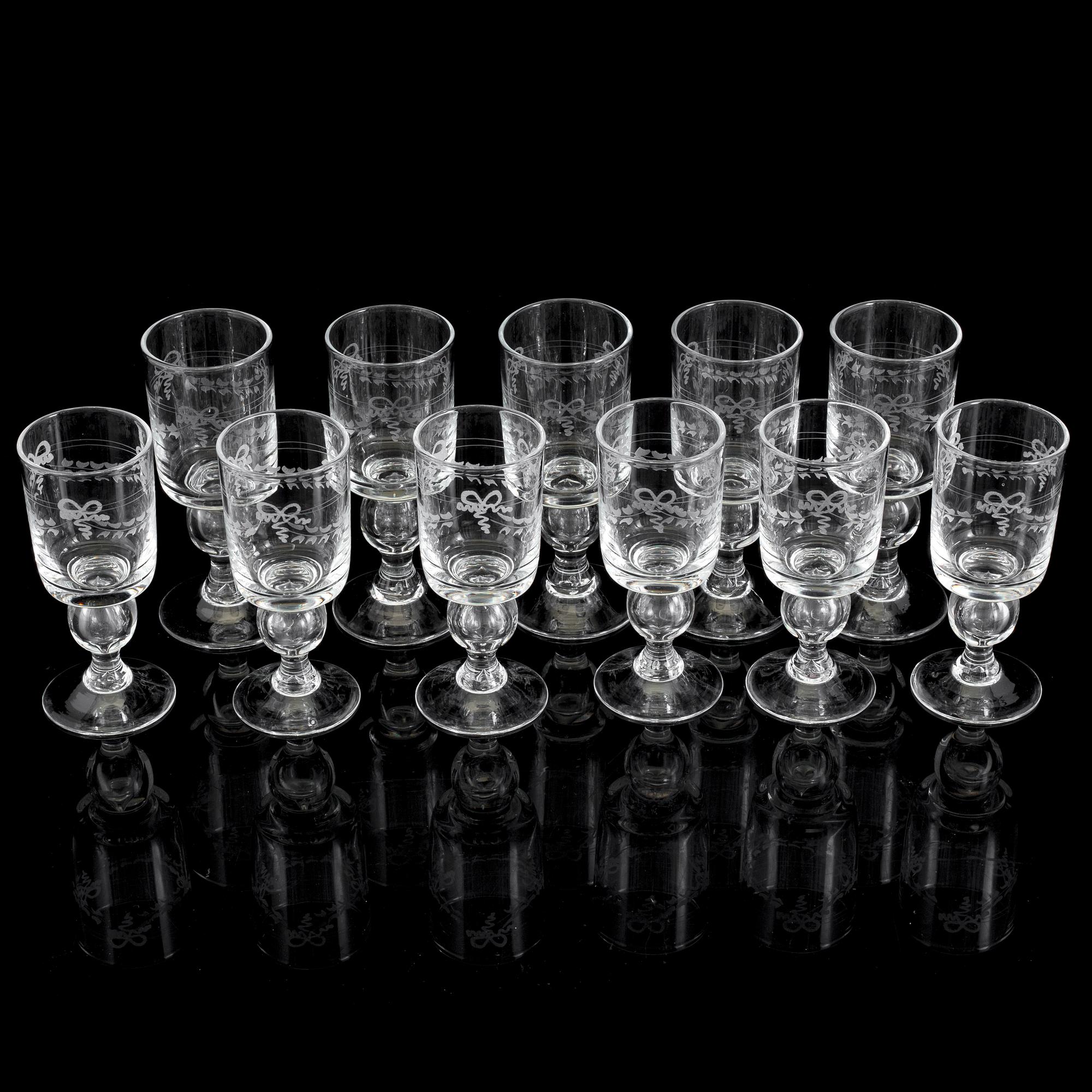 VINGLAS, 11 st, "Antik", Reijmyre Glasbruk.