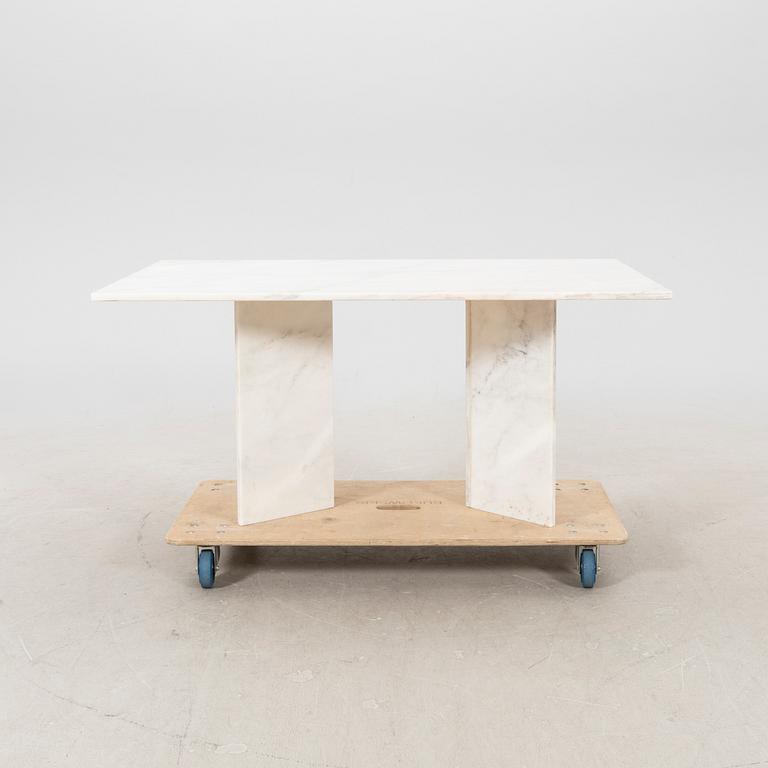 An Italien marble table second part of the 20th century.