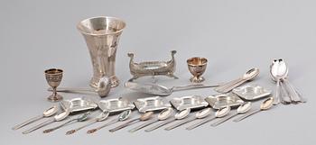 PARTI SILVER, ca 50 delar, mest Norge och Sverige, bla Borgila, 1800-1900-tal. Totalvikt ca 1800 gram.