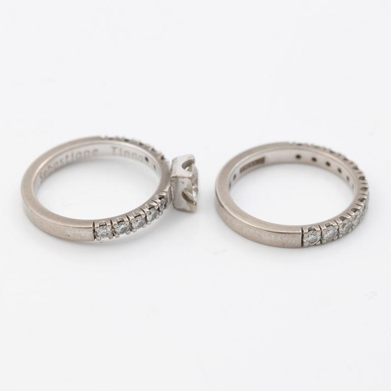 Två ringar, 18K vitguld med briljantslipade diamanter.