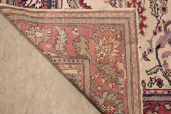 SEMI-ANTIQUE USHAK.