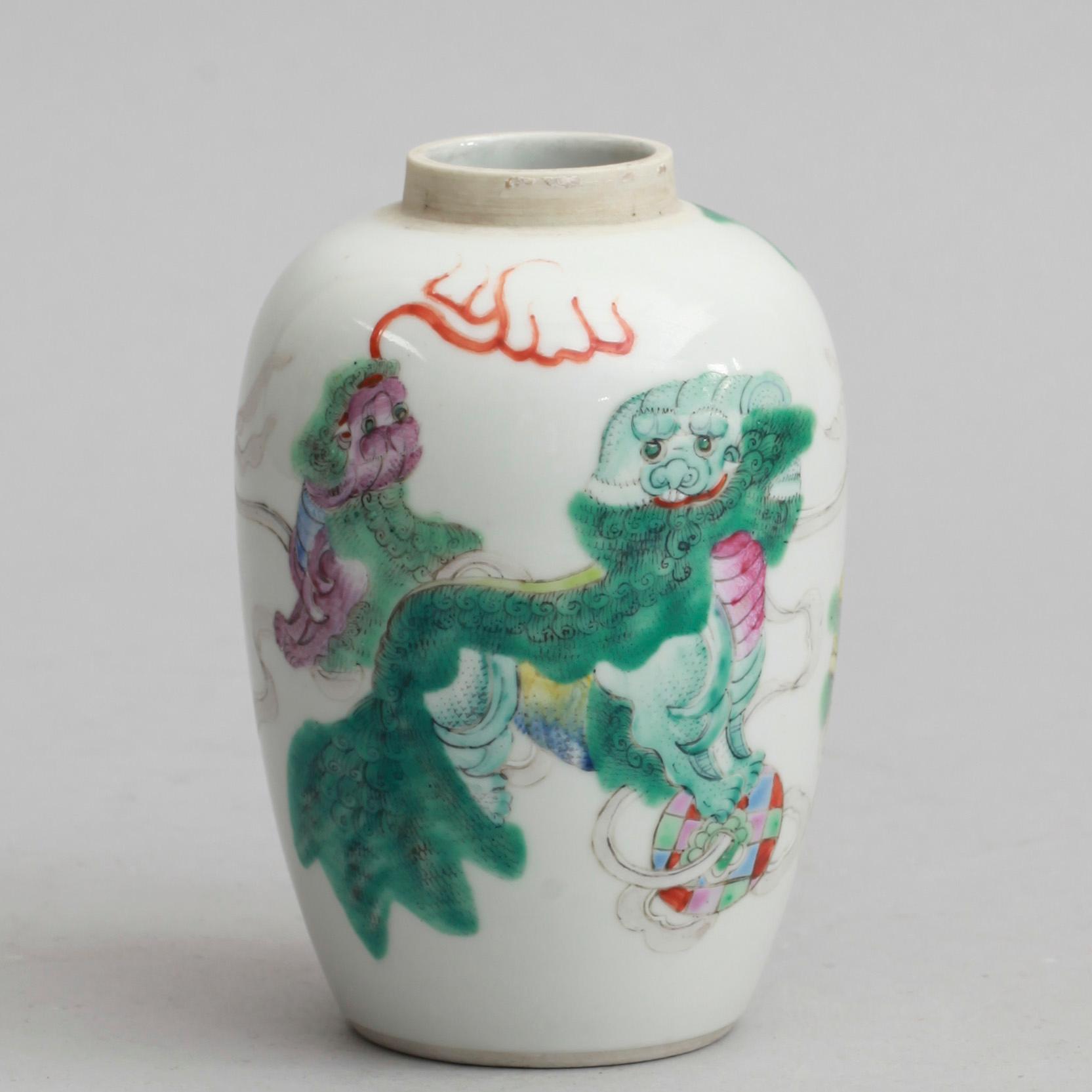 VAS, porslin, Kina, Qing dynastin, 1800-tal.