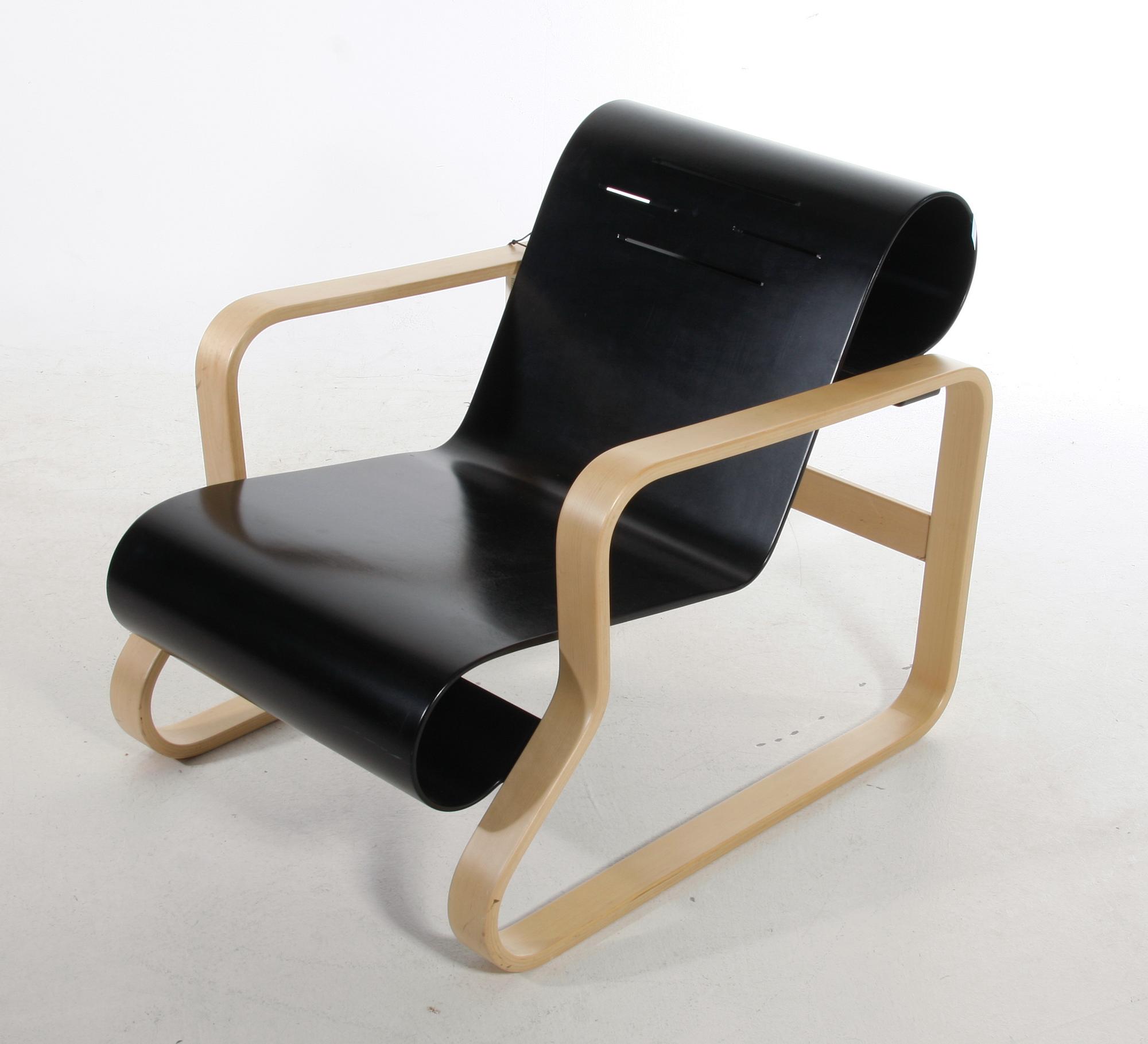 KARMSTOL "41". Alvar Aalto. Artek, Finland.