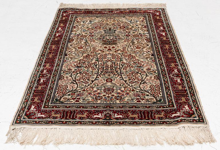 Rug, Hereke design, silk, approx. 153 x 93 cm.