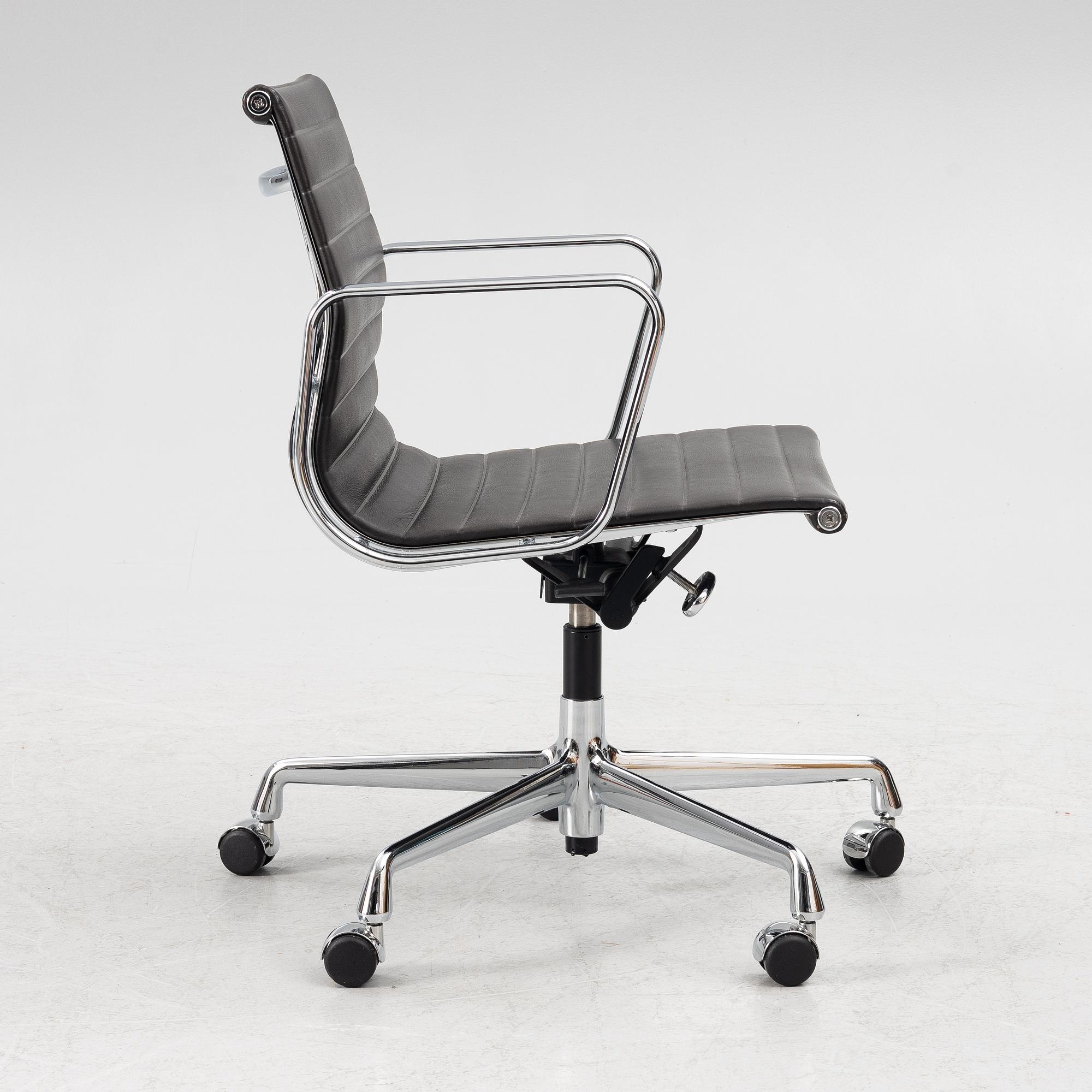Charles & Ray Eames, kontorsstol, EA 117, Vitra, 2019.