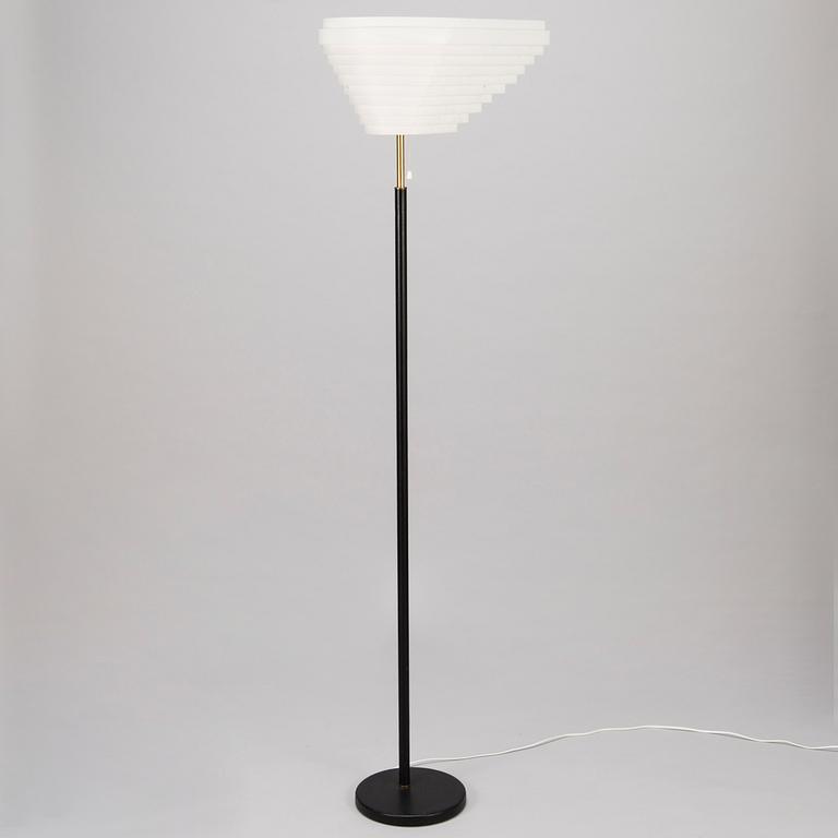 ALVAR AALTO, A FLOOR LAMP, "Angel's Wing". Manufactured by Valaistustyö.