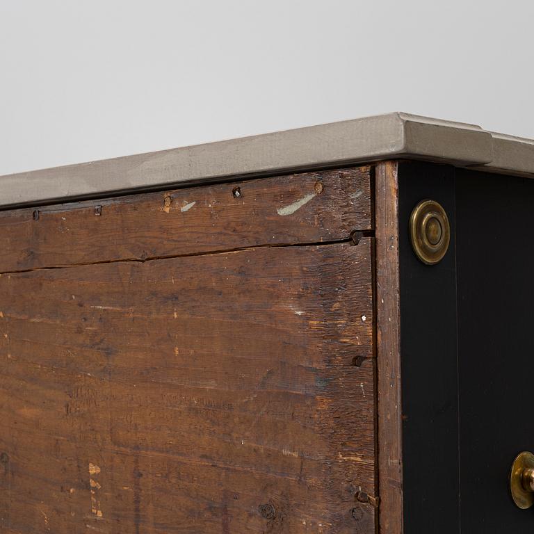 Chest of drawers, Gustavian style, 19th century.
