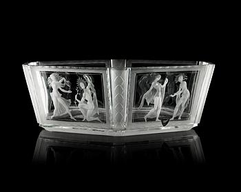 A Simon Gate engraved glass bowl, Orrefors 1963.