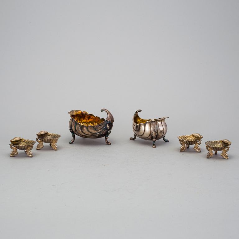 Shell shaped silver plate salts and bowls, 4+2, 20th century.