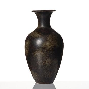 Gunnar Nylund, a stoneware vase, Rörstrand 1950-60s, model AKT.