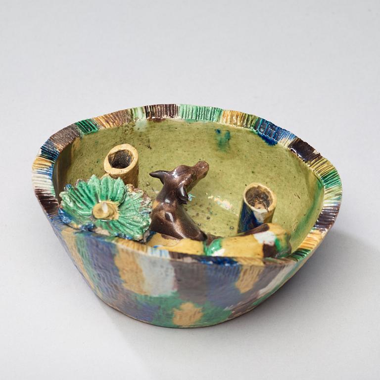 RÖKELSESTÄLL, biskviporslin. Qingdynastin, Kangxi (1662-1722).