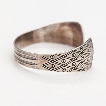 Germund Paaer, A sterling silver bracelet. Kalevala Koru, Helsinki 2010.