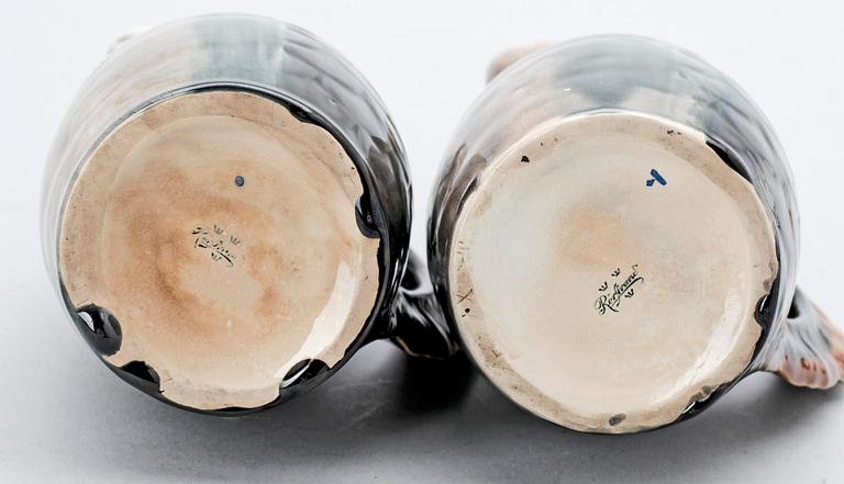 KANNOR, ett par, flintgods, majolika, Rörstrand, omkring 1900.