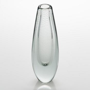 Gunnel Nyman, a vase signed G. Nyman Nuutajärvi Notsjö, unclear date.