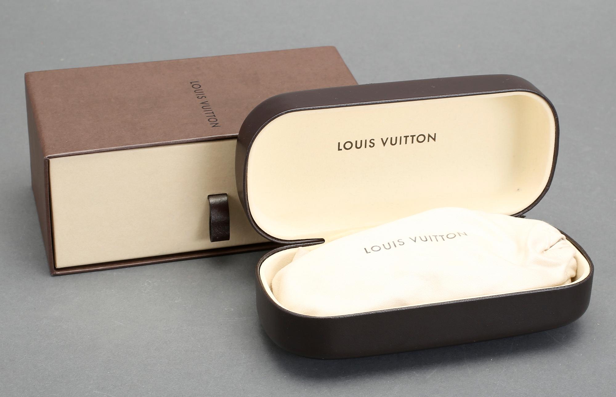 SOLGLASÖGON, "Evidence", Louis Vuitton.