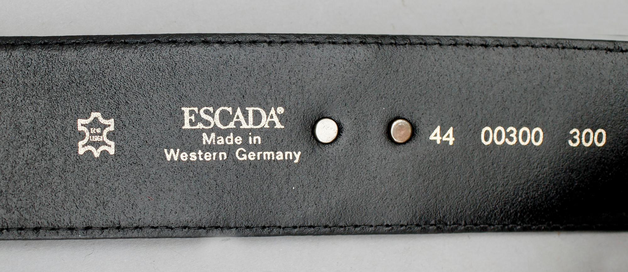 SKÄRP, 3 st, Escada.