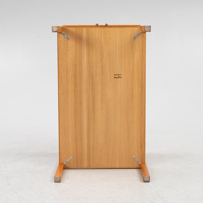 Josef Frank, bedside table, model 914, Svenskt Tenn.